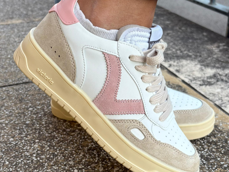 Victoria 1257136 Rosa